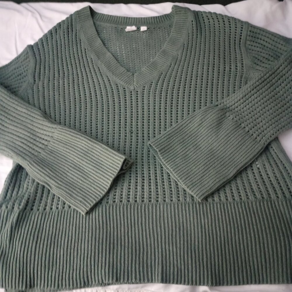 Sweater - Picture 2 of 4